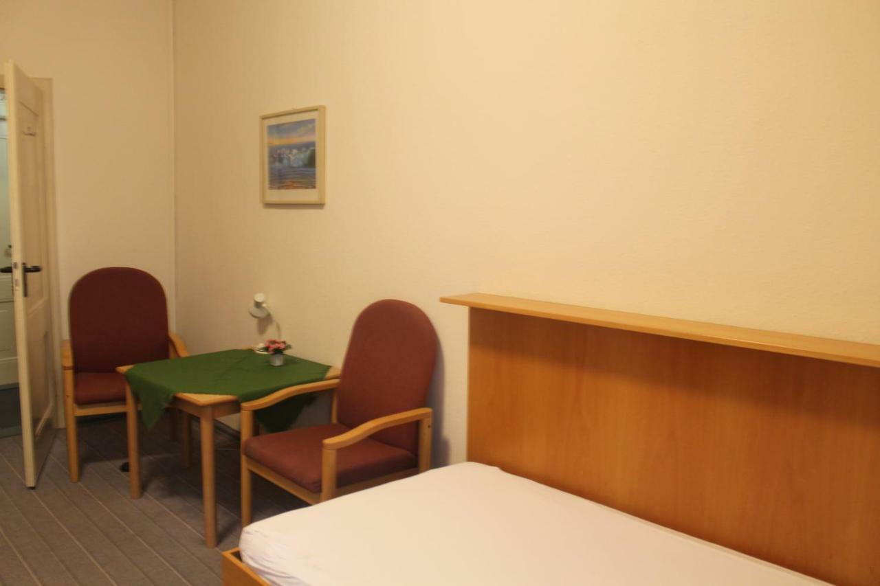 Standard Einzelzimmer mit Gemeinschaftsbad